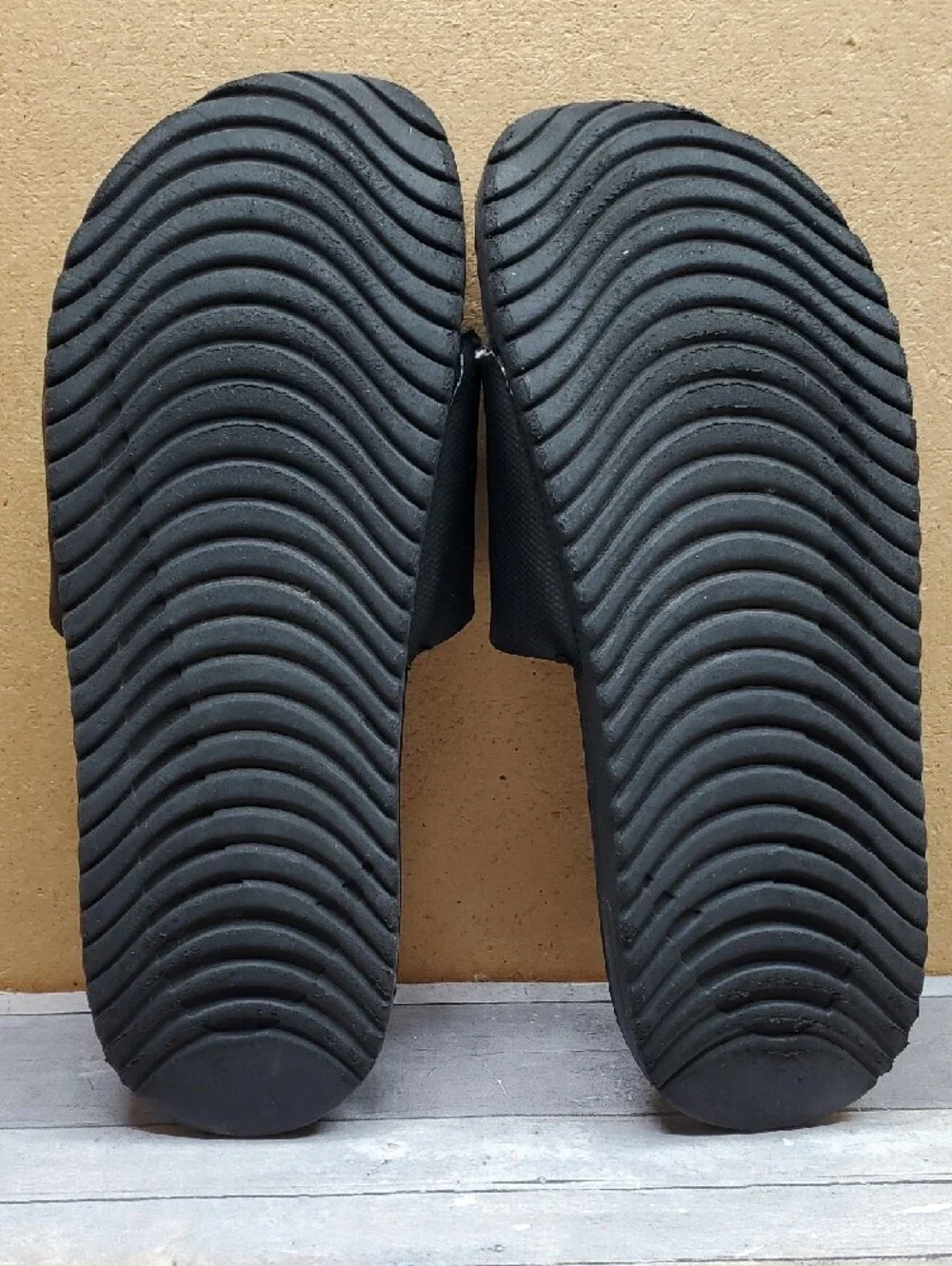 Nike Kawa Black Slide Sandals with White Swoosh Size 11/29 cm